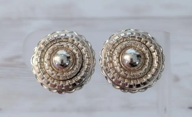 Vintage Clip On Earrings Stylish Gold Tone Circle