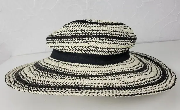 Hinge Two Tone Panama Hat Black White Wide Brim Woven Straw Pom Pom Summer NWOT