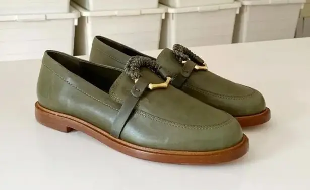 Schutz Rhino Leather Loafer Flats in Military Green NWOB Size 8.5 Retail $178