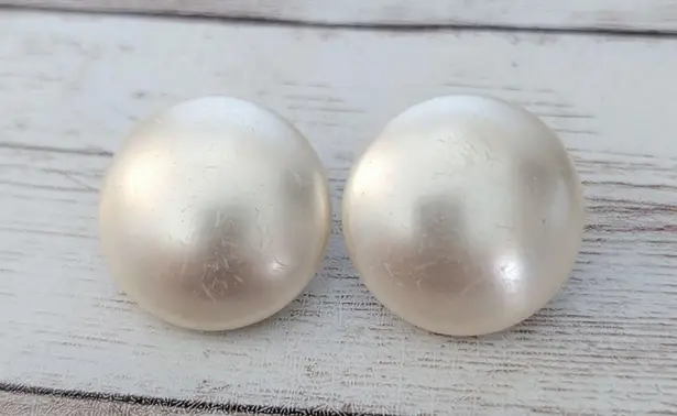 Vintage Clip On Earrings 1 & 1/8" Cream