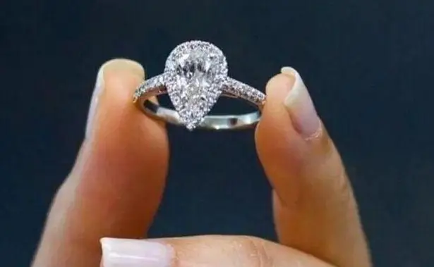 None Women's Silvery Pear Shaped Engagement Ring Set size 5