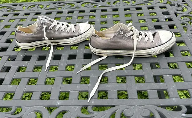 Converse  Chuck Taylor All Star Canvas grey‎ & white Low-Tops size 8 woman thumbnail 1
