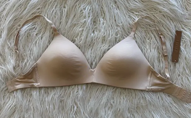 SKIMS Wireless Form T-shirt Bra Sand Size 30D