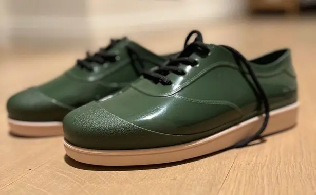 Melissa Line Green Sneakers with Sleek Minimalist Design