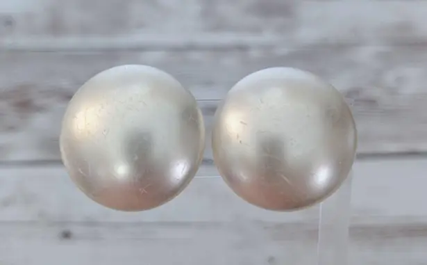 Vintage Clip On Earrings 1 & 1/8" Cream