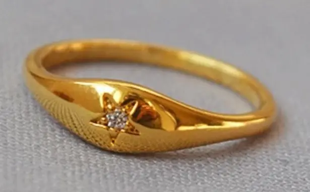 Gold Signet Ring With CZ Star 💫
