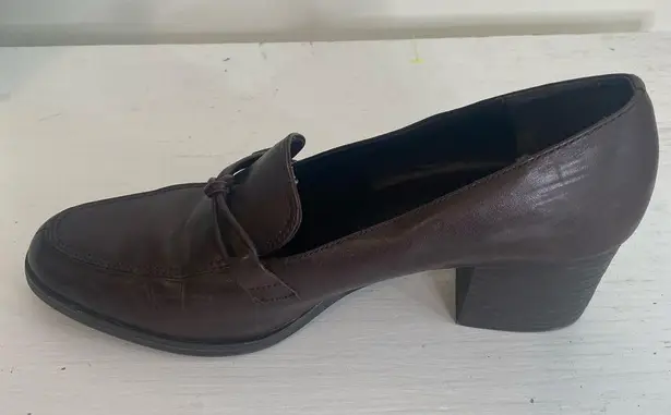 Mootsies Tootsies Sweet Leather Bow Pumps Loafers in brown, size 8M Classic