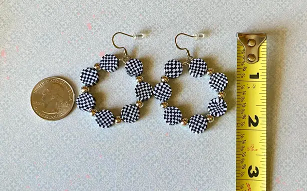 Handmade unisex black & white clay beads y2k Kawaii punk hoop earrings🖤🖤🖤