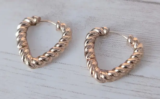 Vintage Earrings Twisted Heart Shape Hoop