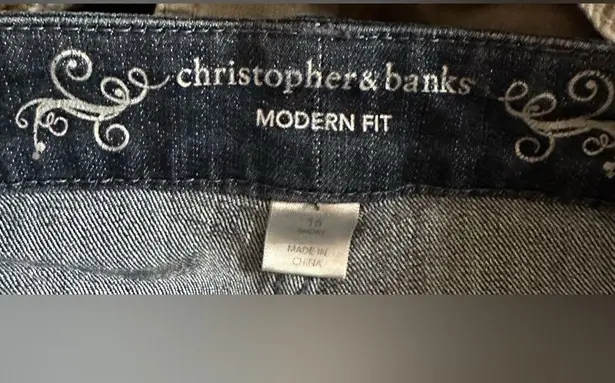 Christopher & Banks Modern Fit Straight Leg Womens Jeans. Size 16 Short