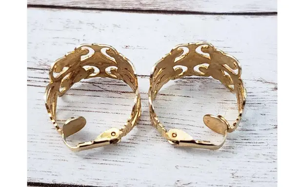 Vintage Clip On Earrings