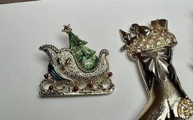 Santa’s Sleigh, Nutcracker, Stocking Christmas Tree Brooch Pin Lot Of 5