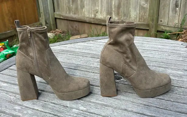 Melrose and Market Emerson Platform Bootie size 10
