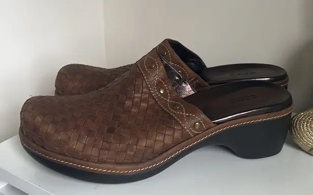 Ecco  Brown Braid Leather Clogs 41