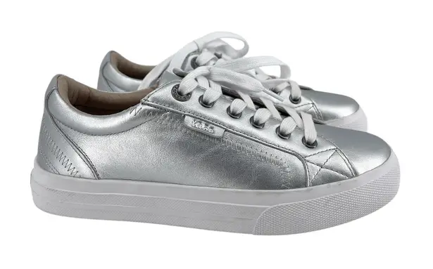 Taos Plim Soul Luxe Sneaker in Metallic Silver Size 6 Quiet Luxury Leather