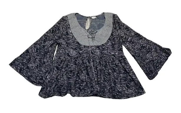 Akemi + Kin Gray Lace Cropped Top Printed Crisscross Necktie Boho Flare Sleeve