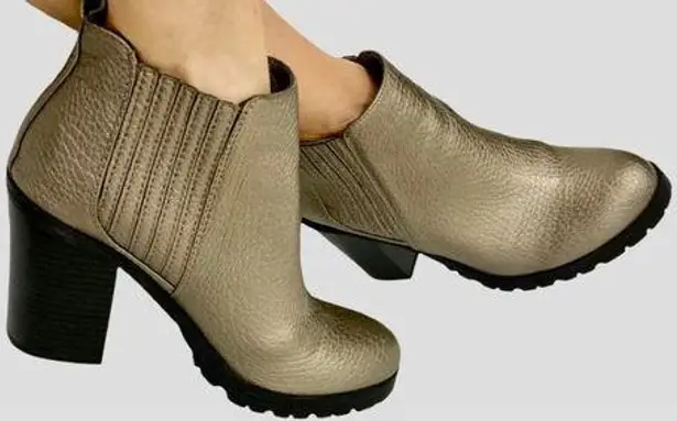 Sam & Libby ankle lug booties, style Deanna, high heel Bronze women's size 7