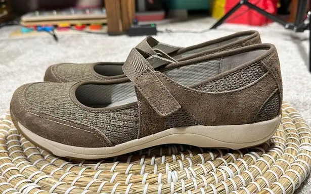 Dansko Hennie Mushroom Brown Suede Mary Jane Comfort Shoes Ankle Strap 40/ US 10