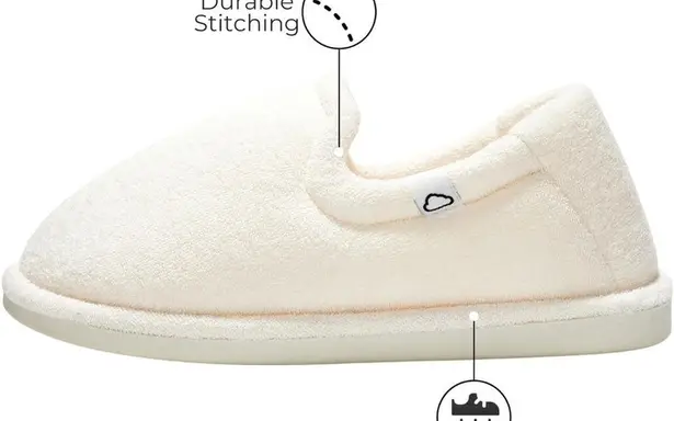 Cozy Cream White Explore Slippers — Size 8, Brand New