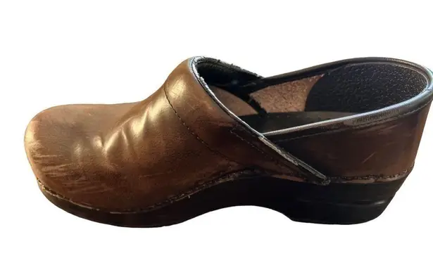 Dansko  Women's brown Clogs Size‎ 7.5 Slip On Shoe