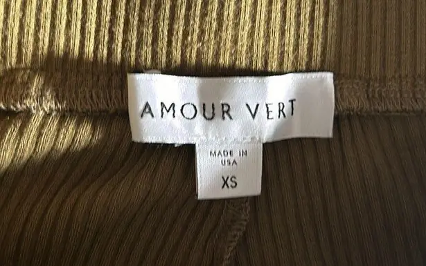 Amour Vert Amour very • Skylar Paris ribbed jogger in matcha