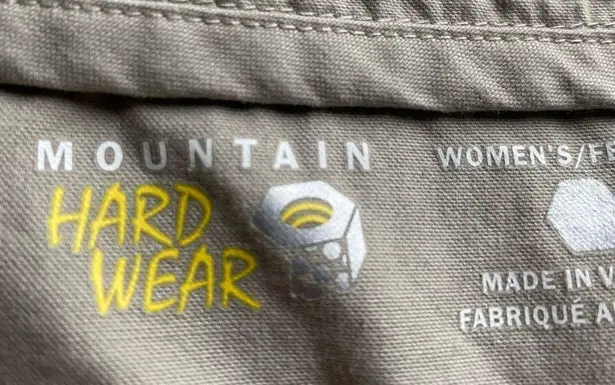 Mountain Hardwear Women’s Khaki Hiking shorts size 10