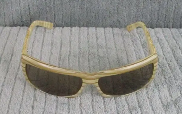 New Divine Eyewear Crush Tan Horn/Amber Sunglasses NWT Women's