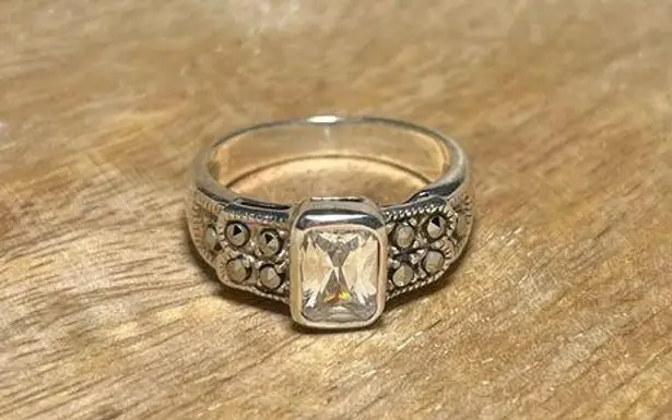 Sterling Silver Vintage Marcasite & White Topaz Dainty 925 Ring