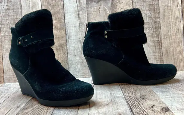 UGG Antonia Black Suede Fur Cuffed Wedge Boot Bootie sz 9 Retails $200