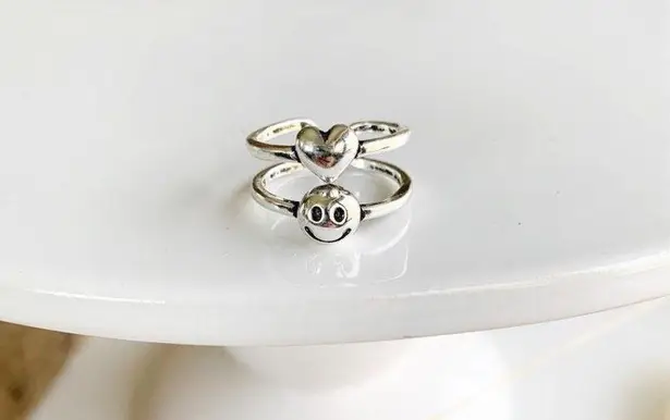 Boutique Smiley Face Heart Double Band Silver Ring