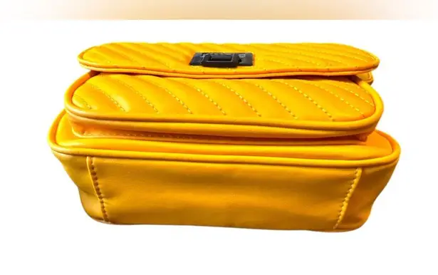 Badgley Mischka Yellow Vegan Leather Quilted Crossbody Chain Strap Bag Purse