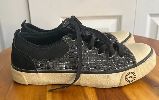 UGG  Australia Evera Woven lace up sneakers size 6