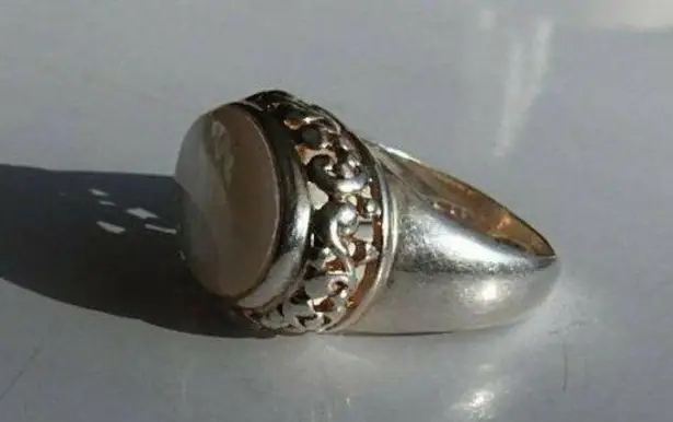 Sterling Silver Silver Size 9 Ring With Wide Mother of Pearl