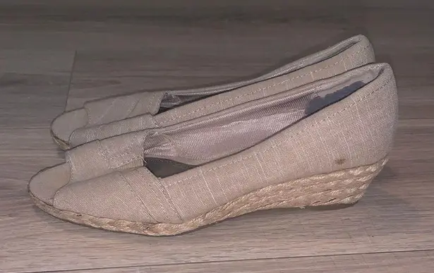 Life Stride Lioness Women's Tan Wedges Soft System 7M