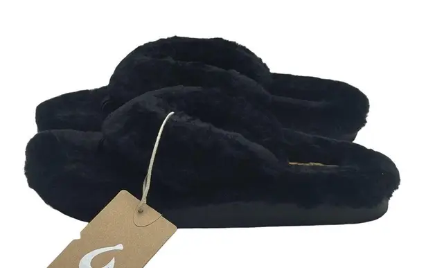 Olukai new ʊ Shearling Fur Outdoor Slipper Thong Sandals ʊ Black 9M ʊ in Box