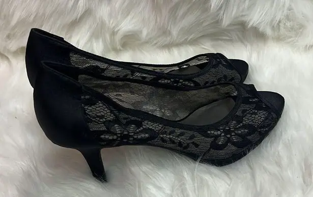 Kelly & Katie Lace Peep Toe Heels Size 10 B-24