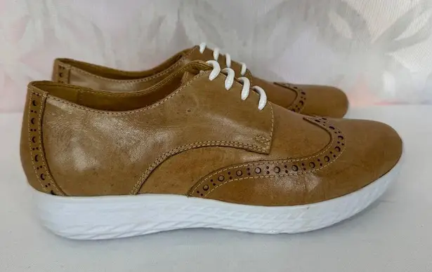 Driver Club USA Women's Leather Raleigh Extralight Wingtip Sneaker Loafer Size 5 Tan
