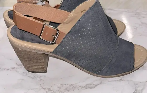 Sophia Milano size 10 leather block heel sandals