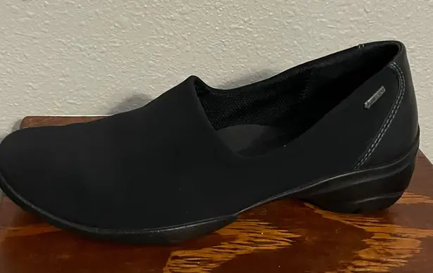 Ecco NWOB Women’s Rise Gore-Tex Black Slip on Shoes Size 35F US size 4/4.5