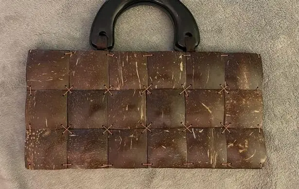 🌹YOA COCONUT SHELL HANDBAG WITH WOODEN HANDLES Brown