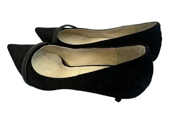 Butter Italy Black Vintage Textured Velvet Kitten Heels Pumps Size 7.5 Women's