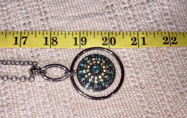 Magnolia and Vine large (30mm) snap pendant with 2 snaps Silver