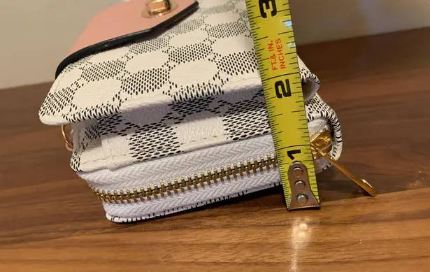 Luxie Collection Convertible crossbody wallet/wristlet