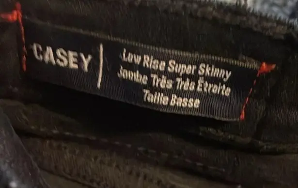 True Religion NWOT  Casey Low Rise Skinny Jeans Sz 25 Slimming Basic Boot Tuck