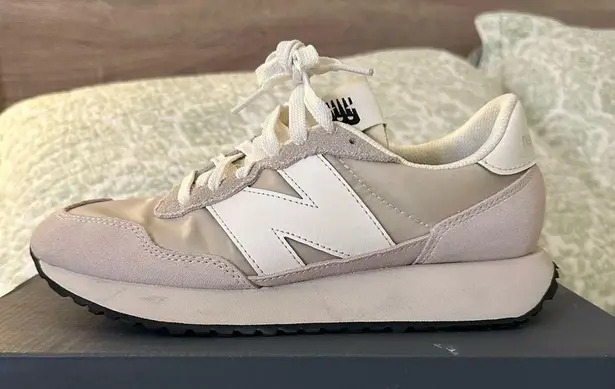 New Balance  237 Shoes - White/Beige - Size 7.5