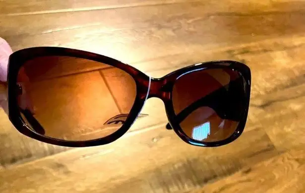 New! Women’s Oversized Sunglasses With Rhinestones.