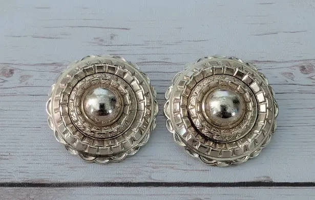 Vintage Clip On Earrings Stylish Gold Tone Circle