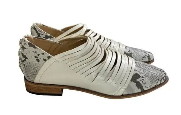 A Rider Girl Alana Snake Loafers Size 10 Vegan Fringe Pointed Toe Western Modern White