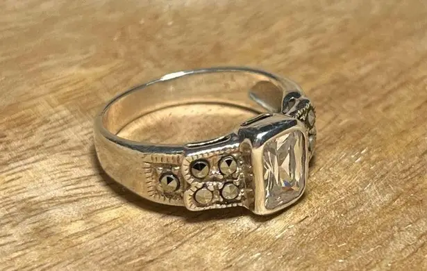 Sterling Silver Vintage Marcasite & White Topaz Dainty 925 Ring