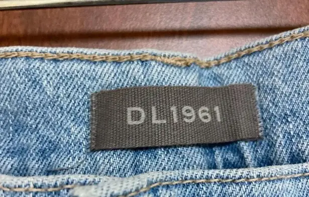 DL1961 DL Vintage Patti Straight Jeans in Powder Mixed Size 31